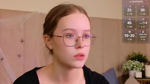 Snapshot of mandymilson chatting on 10.26.25 Mandy online show from 10.26.25