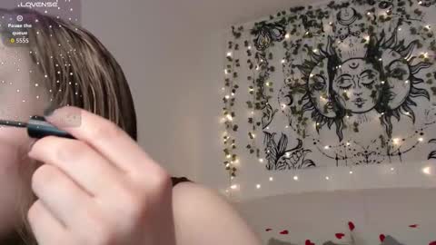 Snapshot of mandymilson chatting on 11.02.25 Mandy online show from 11.02.25