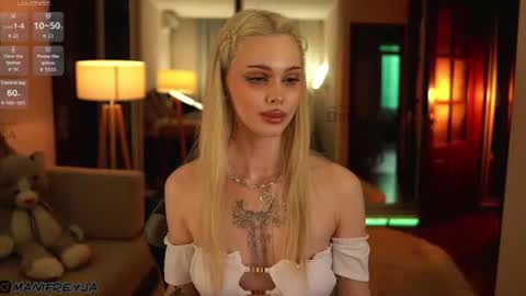 Snapshot of manifreyja chatting on 07.26.26 Amelie online show from 07.26.26