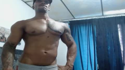 Snapshot of manolofitt chatting on 12.16.24 Manolo online show from 12.16.24