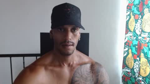 Snapshot of manolofitt chatting on 12.18.24 Manolo online show from 12.18.24