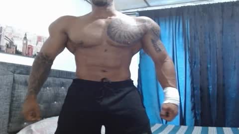 Snapshot of manolofitt chatting on 12.23.24 Manolo online show from 12.23.24