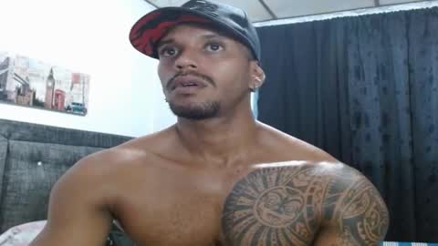 Snapshot of manolofitt chatting on 12.24.24 Manolo online show from 12.24.24