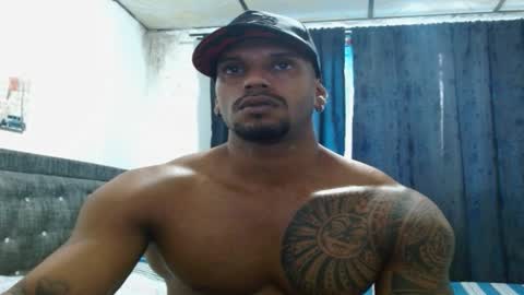 Snapshot of manolofitt chatting on 01.03.25 Manolo online show from 01.03.25