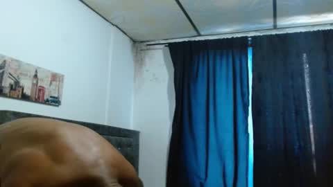 Snapshot of manolofitt chatting on 01.08.25 Manolo online show from 01.08.25