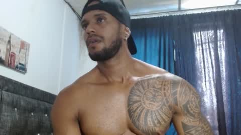 Snapshot of manolofitt chatting on 02.02.25 Manolo online show from 02.02.25