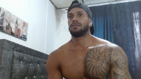 Snapshot of manolofitt chatting on 02.04.25 Manolo online show from 02.04.25