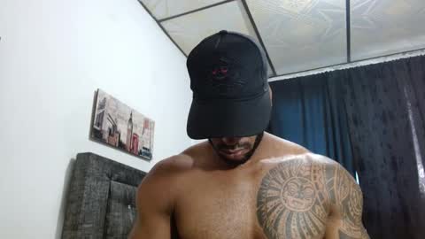 Snapshot of manolofitt chatting on 02.05.25 Manolo online show from 02.05.25