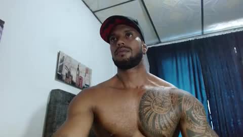 Snapshot of manolofitt chatting on 02.06.25 Manolo online show from 02.06.25