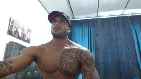 Snapshot of manolofitt chatting on 02.08.25 Manolo online show from 02.08.25