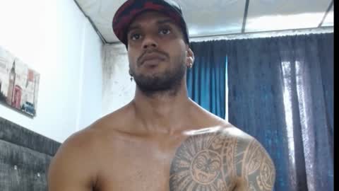 Snapshot of manolofitt chatting on 02.12.25 Manolo online show from 02.12.25