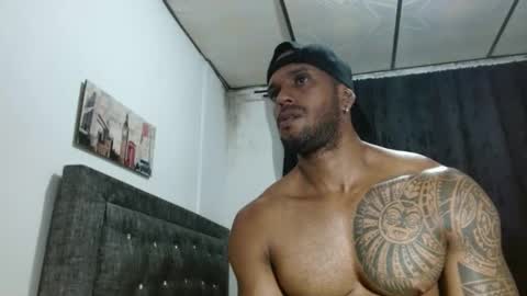 Snapshot of manolofitt chatting on 02.15.25 Manolo online show from 02.15.25