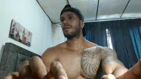 Snapshot of manolofitt chatting on 02.15.25 Manolo online show from 02.15.25