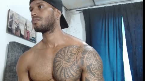 Snapshot of manolofitt chatting on 02.16.25 Manolo online show from 02.16.25