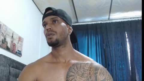 Snapshot of manolofitt chatting on 02.24.25 Manolo online show from 02.24.25