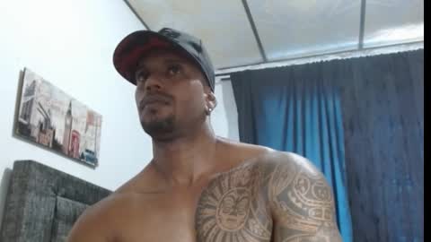 Snapshot of manolofitt chatting on 03.10.25 Manolo online show from 03.10.25