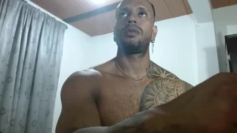 Snapshot of manolofitt chatting on 09.10.25 Manolo online show from 09.10.25