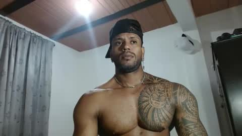 Snapshot of manolofitt chatting on 09.26.25 Manolo online show from 09.26.25