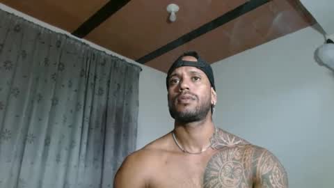 Snapshot of manolofitt chatting on 09.29.25 Manolo online show from 09.29.25