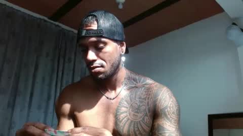 Snapshot of manolofitt chatting on 10.07.25 Manolo online show from 10.07.25