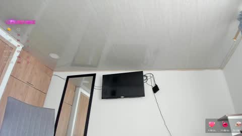 Snapshot of manucute_23_ chatting on 12.19.24 manucute 23 online show from 12.19.24