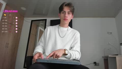 Snapshot of manucute_23_ chatting on 03.09.25 manucute 23 online show from 03.09.25