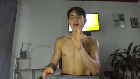 Snapshot of manucute_23_ chatting on 09.21.25 manucute 23 online show from 09.21.25