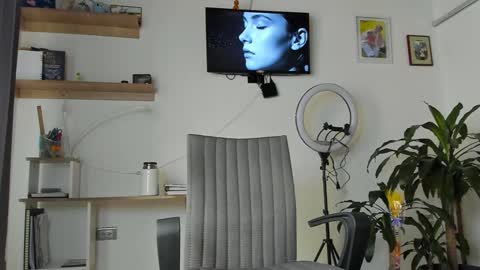 manucute 23  online show from 01.18.26