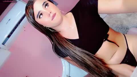 Manuela Kingsley online show from 02.07.25