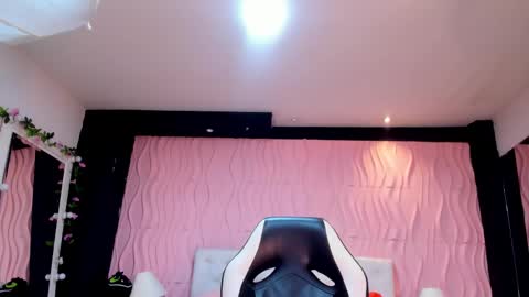 Manuela online show from 01.24.25