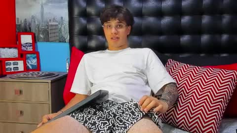 Manuel online show from 04.06.26