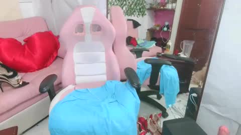 manuhela online show from 12.19.24