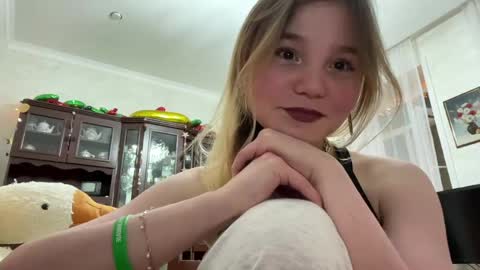 Snapshot of manvongxay chatting on 05.30.26 Emma online show from 05.30.26