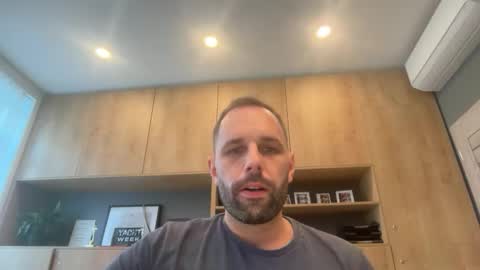 Snapshot of manynaaamess chatting on 10.23.25 manynaaamess online show from 10.23.25