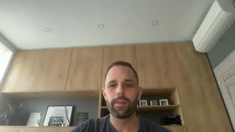 Snapshot of manynaaamess chatting on 10.24.25 manynaaamess online show from 10.24.25