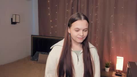 Glowworm online show from 11.05.25