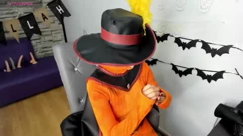 Snapshot of mapelove chatting on 10.31.25 Mape online show from 10.31.25