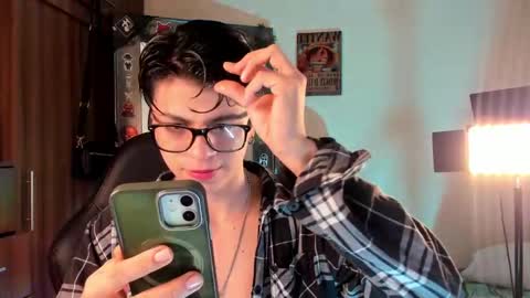 mar_alexis online show from 09.30.25