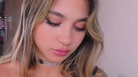 Mara Independent Model online show from 12.18.24