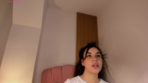 Snapshot of mara_betancurt chatting on 06.14.26 Mara online show from 06.14.26