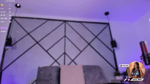 Snapshot of mara_martinez chatting on 10.09.25 online show from 10.09.25