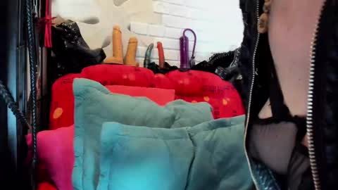 Snapshot of mara_mistresss chatting on 03.01.25 Mara Mistress online show from 03.01.25