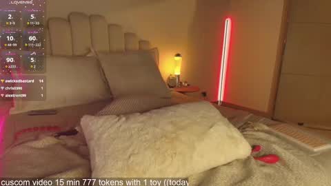 Snapshot of mara_santoro chatting on 02.13.25 Mara Santoro online show from 02.13.25