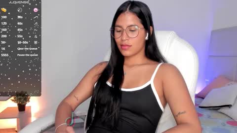 Snapshot of maragirl chatting on 09.25.25 Mara online show from 09.25.25