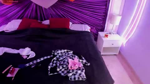 Snapshot of maralinette22 chatting on 10.13.25 maralinette22 online show from 10.13.25