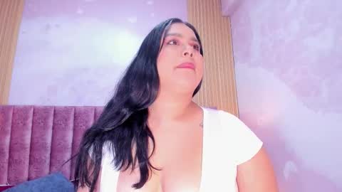 maralinette22 online show from 11.24.25