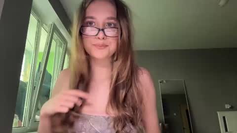 Mia online show from 08.06.26