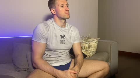 Snapshot of marc105100 chatting on 05.12.26 alex marvelxx online show from 05.12.26