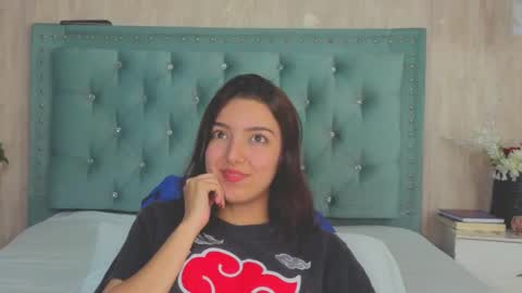 Snapshot of marcelaa_fox chatting on 09.30.25 Marcela online show from 09.30.25