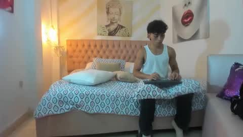 Snapshot of marcelo_cazas chatting on 10.13.25 ruy  jex online show from 10.13.25